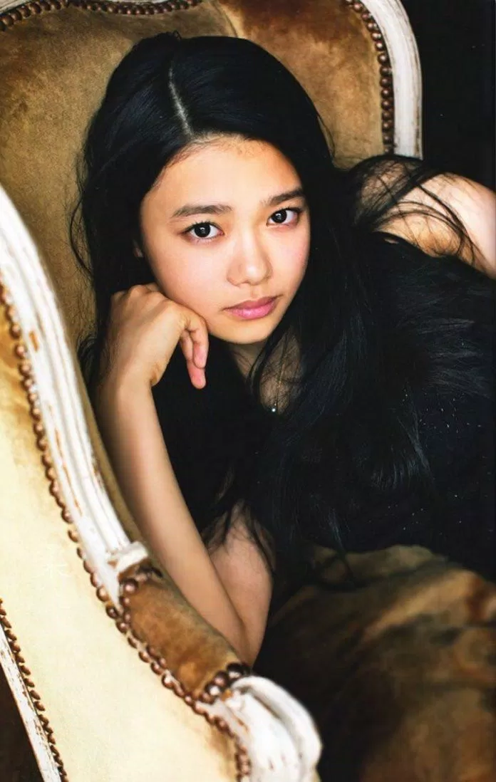 Sugisaki Hana đứng hạng 5 trong danh sách những nghệ sĩ Nhật Bản "cá kiếm" được nhiều hợp đồng quảng cáo nhất nửa đầu năm 2021 theo Model Press với 8 hợp đồng quảng cáo. (Nguồn: Internet)