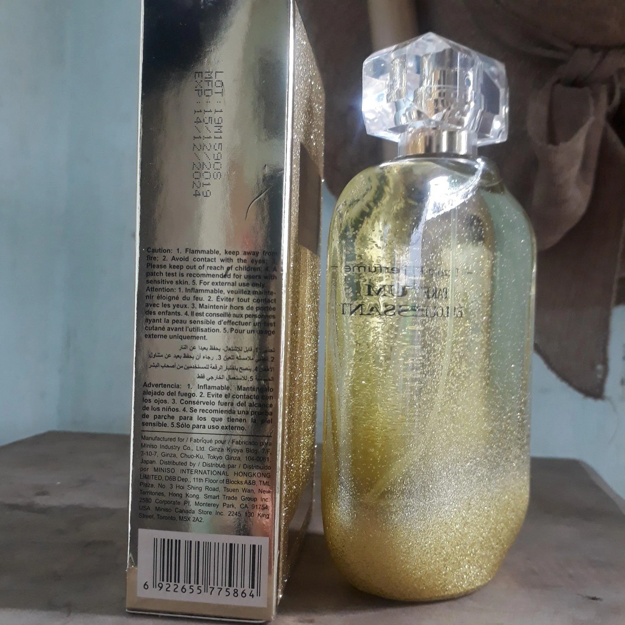 Nước hoa có giá thành hợp lý (ảnh: BlogAnChoi).