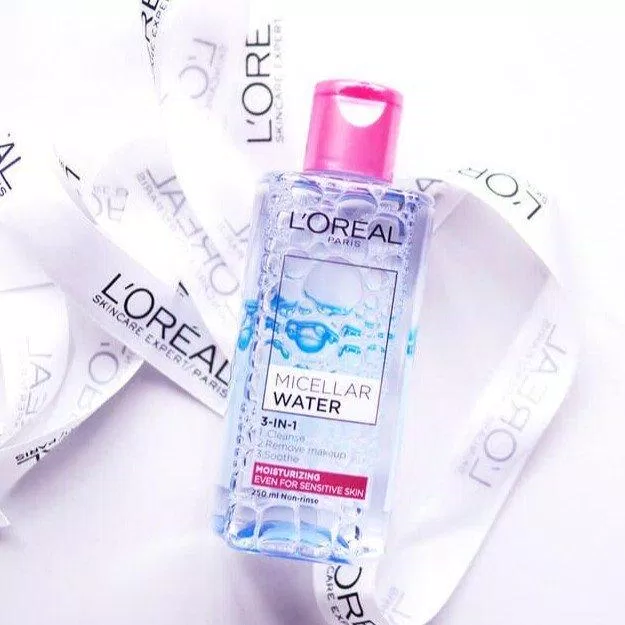 Nước tẩy trang L’Oreal Micellar Water 3-in-1 phiên bản hồng luôn là best seller của thương hiệu ( Nguồn: internet)