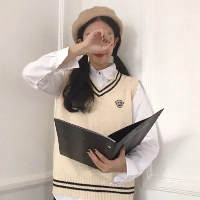 Áo len gile khiến nàng cute hơn (nguồn: internet) Áo len gile khiến nàng cute hơn (nguồn: internet)