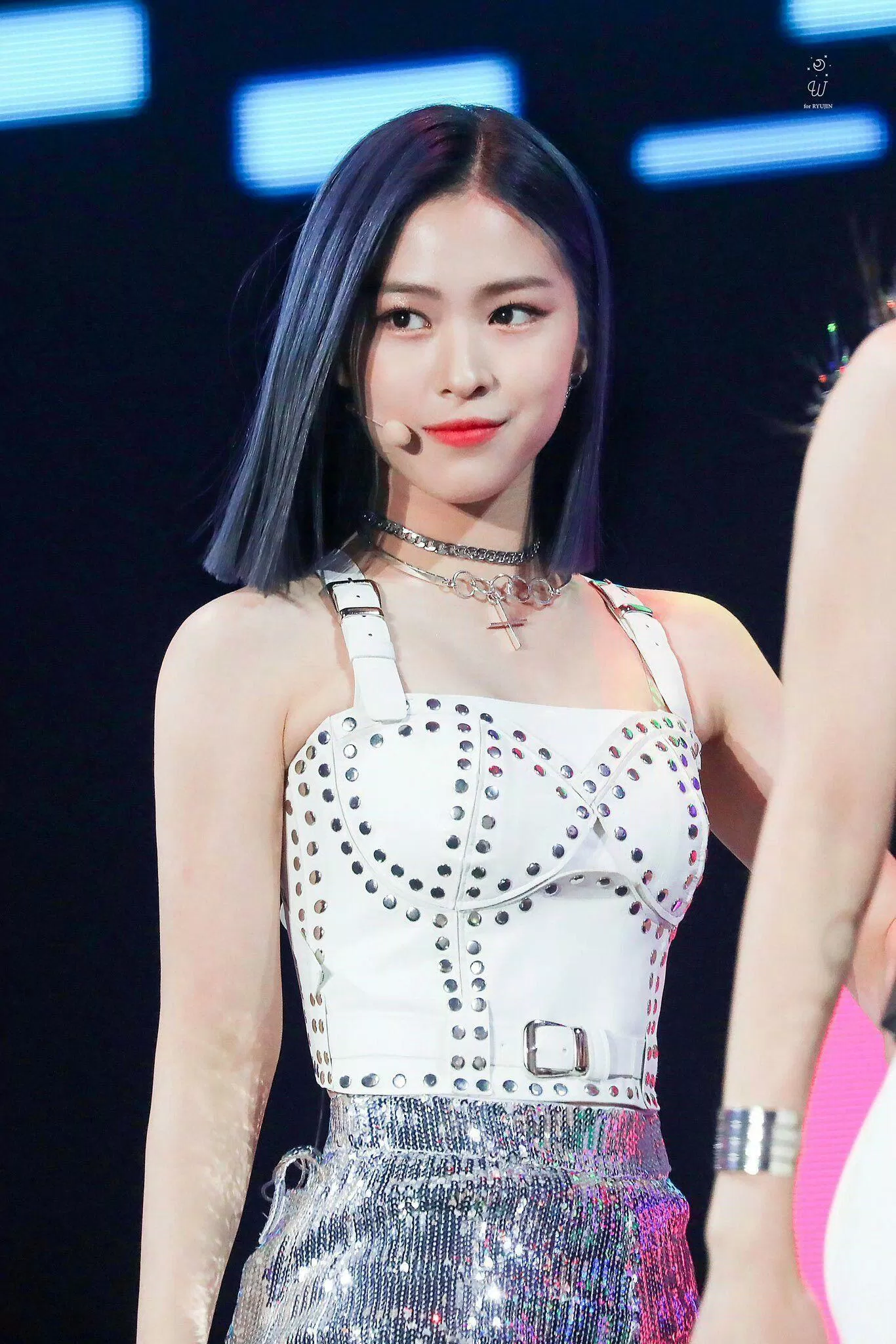 Ryujin (ITZY) nữ thần tượng K-Pop sở hữu giọng trầm quyến rũ. (Nguồn: Internet)