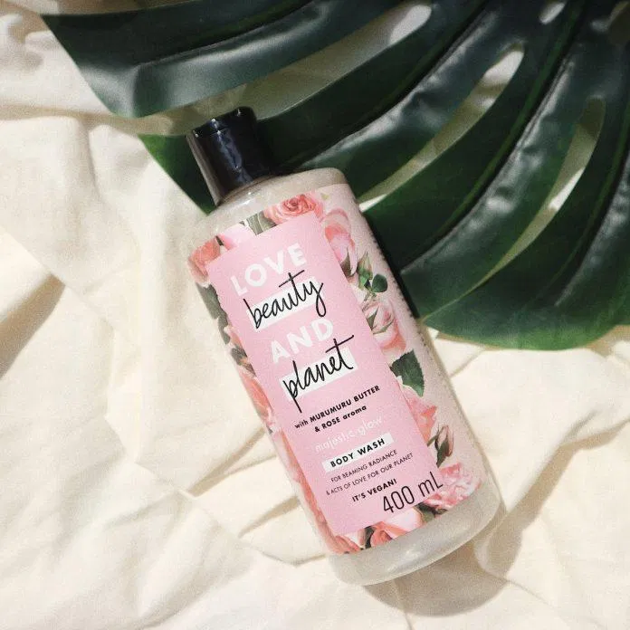 Love Beauty And Planet Majestic Glow được ưu chuộng bởi hương thơm thanh nhã (Nguồn: Internet) Love Beauty And Planet Majestic Glow được ưu chuộng bởi hương thơm thanh nhã (Nguồn: Internet)