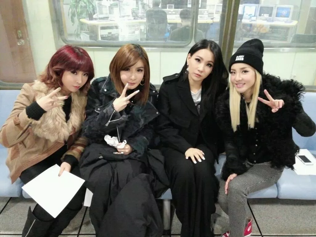 2NE1 đã giành được tổng cộng 28 cúp No.1 trên show âm nhạc trong suốt sự nghiệp. (Nguồn: Internet)