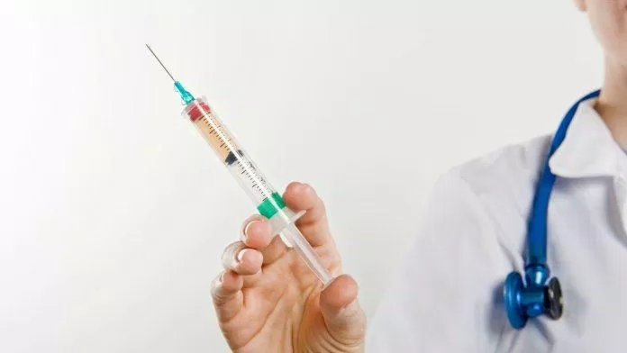 Tiêm vaccine ngừa cúm (Ảnh: Internet). Tiêm vaccine ngừa cúm (Ảnh: Internet).