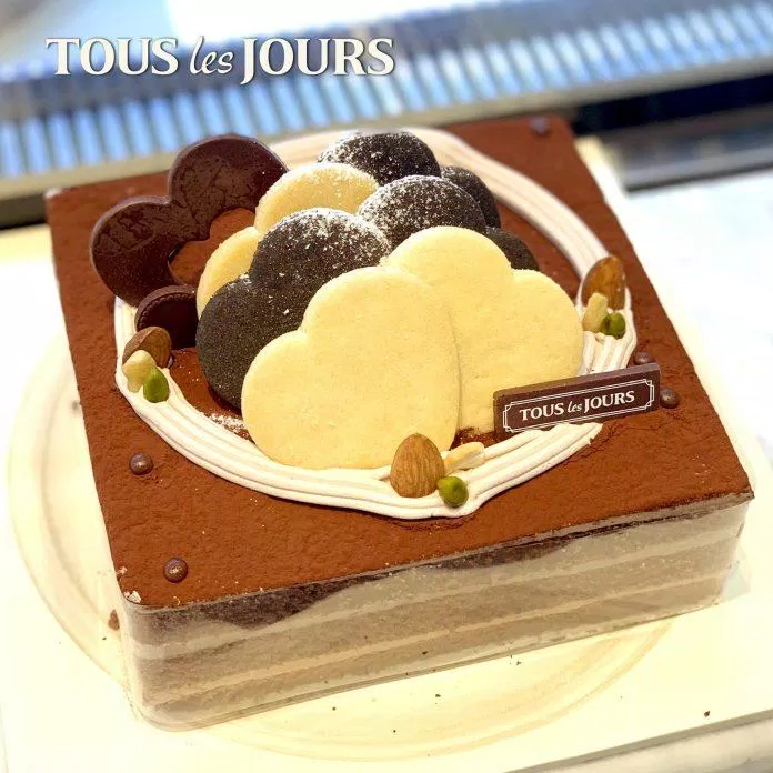 Bánh sinh nhật Tour Les Jours. (Ảnh: Internet)