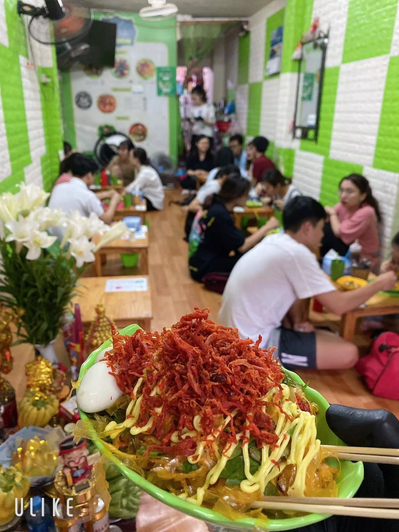 Bánh tráng trộn Tina Trần Bistro. (Ảnh: Internet)