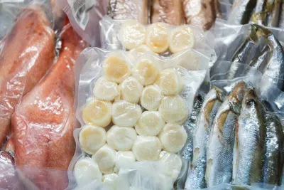 Hải sản là loại thực phẩm rất dễ hỏng nên phải cẩn thận khi bảo quản (Ảnh: Internet). Hải sản là loại thực phẩm rất dễ hỏng nên phải cẩn thận khi bảo quản (Ảnh: Internet).