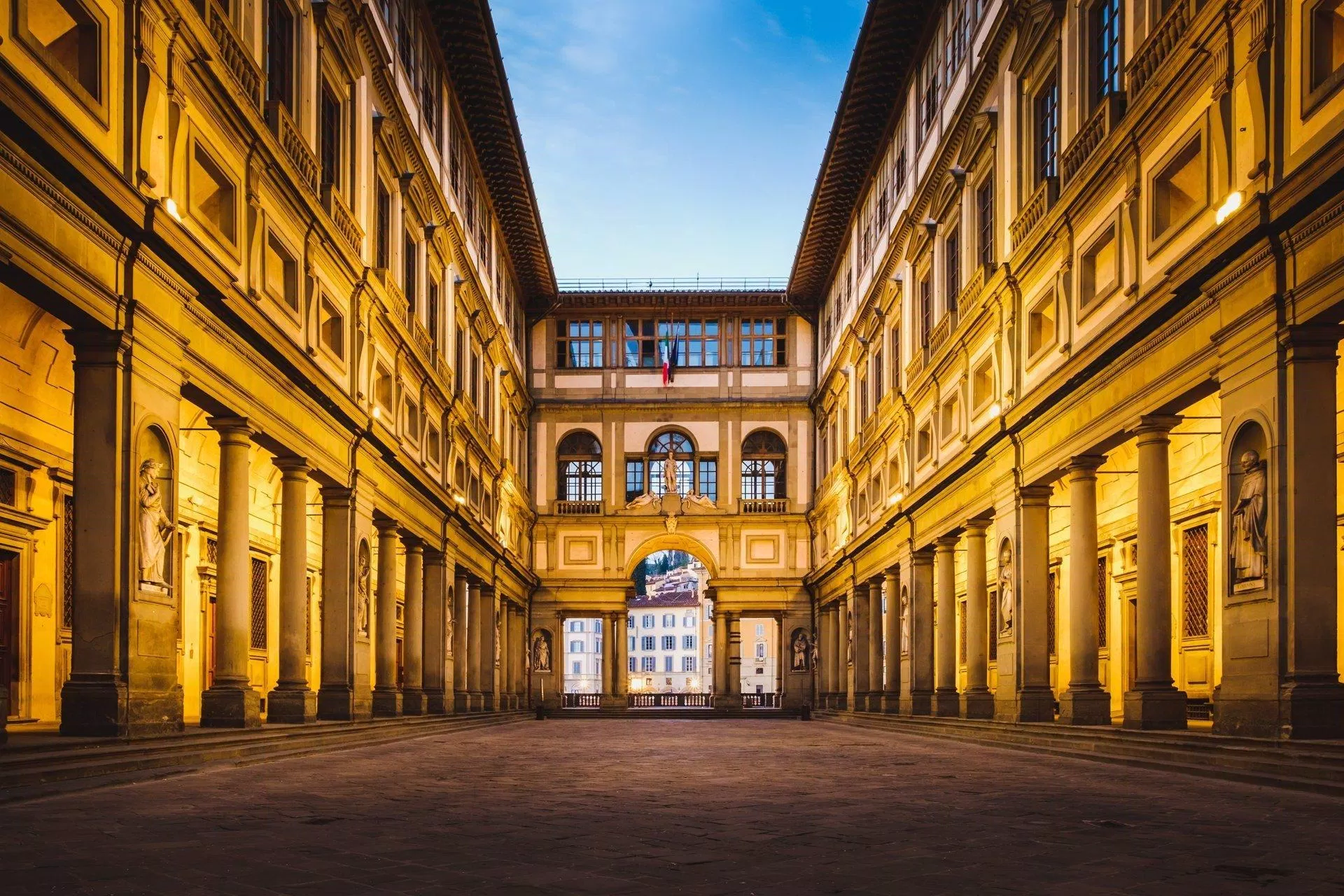 Phòng trưng bày Uffizi, Florence (ảnh: internet) Phòng trưng bày Uffizi, Florence (ảnh: internet)