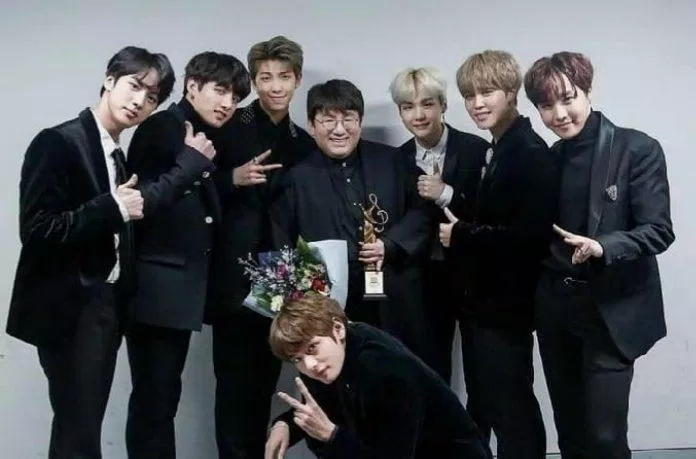 Chủ tịch Bang Si-hyuk và các thành viên của BTS (Nguồn: Internet). Chủ tịch Bang Si-hyuk và các thành viên của BTS (Nguồn: Internet).