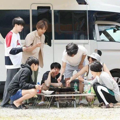 Mọi kế hoạch cũng đều được BTS lên kế hoạch và dẫn dắt. Mỗi một tập là mỗi lần fan được chứng kiến được những khoảnh khắc đáng yêu nhưng cũng không kém phần hài hước, "tấu hài" (Ảnh: Internet)