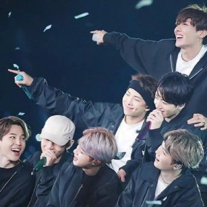BTS cùng ca khúc Mikrokosmos sẽ an ủi bạn khi bạn gặp khó khăn (Nguồn: Internet). BTS cùng ca khúc Mikrokosmos sẽ an ủi bạn khi bạn gặp khó khăn (Nguồn: Internet).
