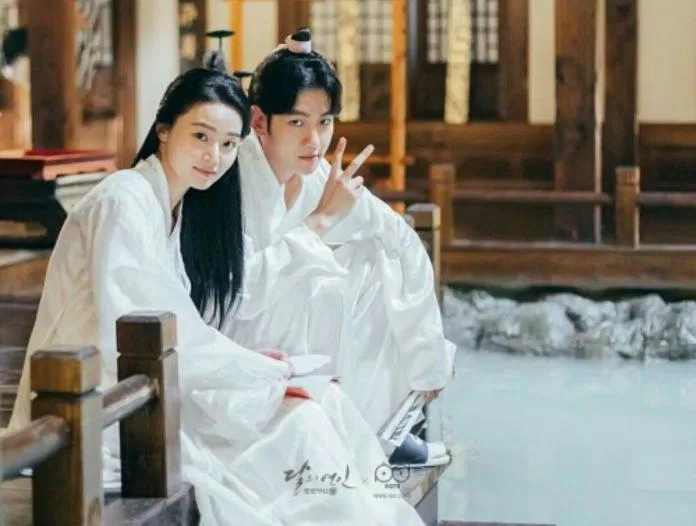 Cặp đôi Wang Eun - Soon Deok (Ảnh: Internet) Cặp đôi Wang Eun - Soon Deok (Ảnh: Internet)
