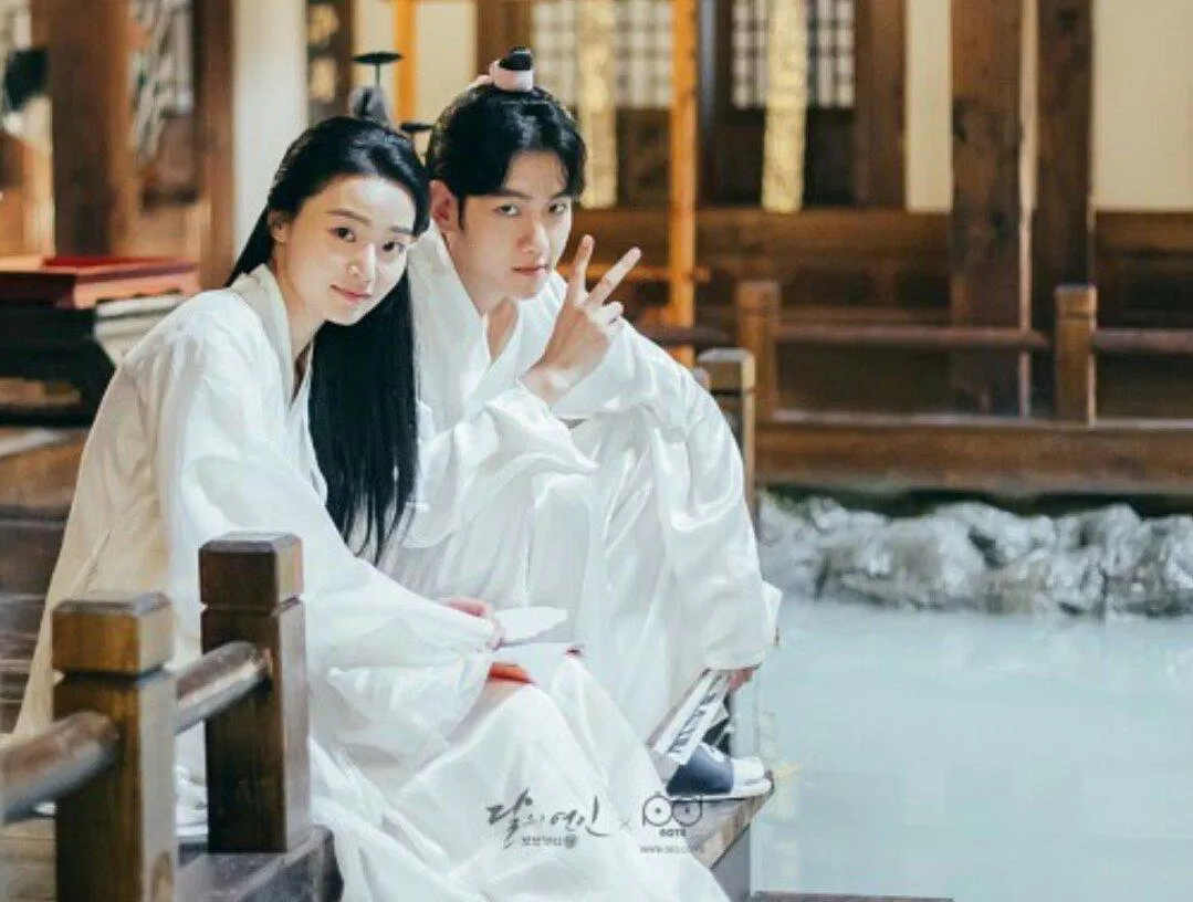 Cặp đôi Wang Eun - Soon Deok (Ảnh: Internet) Cặp đôi Wang Eun - Soon Deok (Ảnh: Internet)