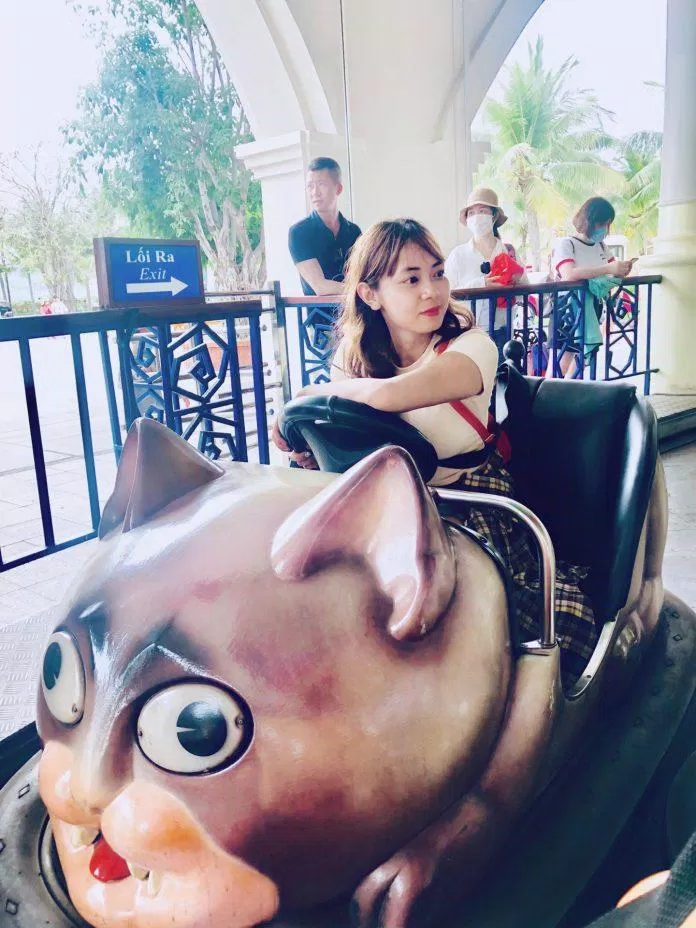Chơi xe điện đụng tại khu vui chơi ngoài trời VinWonders Nha Trang (Ảnh: Kim Cúc). Chơi xe điện đụng tại khu vui chơi ngoài trời VinWonders Nha Trang (Ảnh: Kim Cúc).
