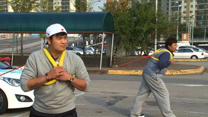 Choo Shin Soo nam khách mời mang đến bao nhiêu nổi khiếp sợ cho các thành viên. (Ảnh: Internet). Choo Shin Soo nam khách mời mang đến bao nhiêu nổi khiếp sợ cho các thành viên. (Ảnh: Internet).
