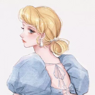 Cinderella diện đồ Cecilie Bahnsen (Ảnh: Instagram venvenstudio)