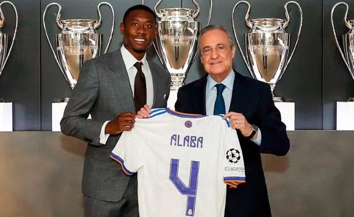 David Alaba được trao chiếc áo số 4 "huyền thoại" của Sergio Ramos (Ảnh: Internet). David Alaba được trao chiếc áo số 4 "huyền thoại" của Sergio Ramos (Ảnh: Internet).