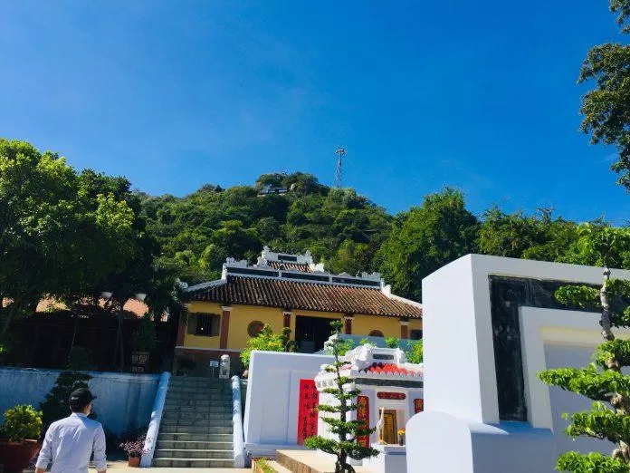 Điện thờ lăng Thoại Ngọc Hầu (Ảnh: Kim Cúc). Điện thờ lăng Thoại Ngọc Hầu (Ảnh: Kim Cúc).
