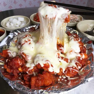 Gà sốt tại King Dakgalbi (Ảnh King Dakgalbi)