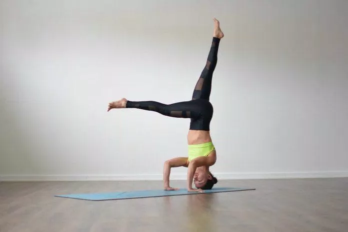 Headstand (Tư thế trồng cây chuối) (Nguồn: Internet)