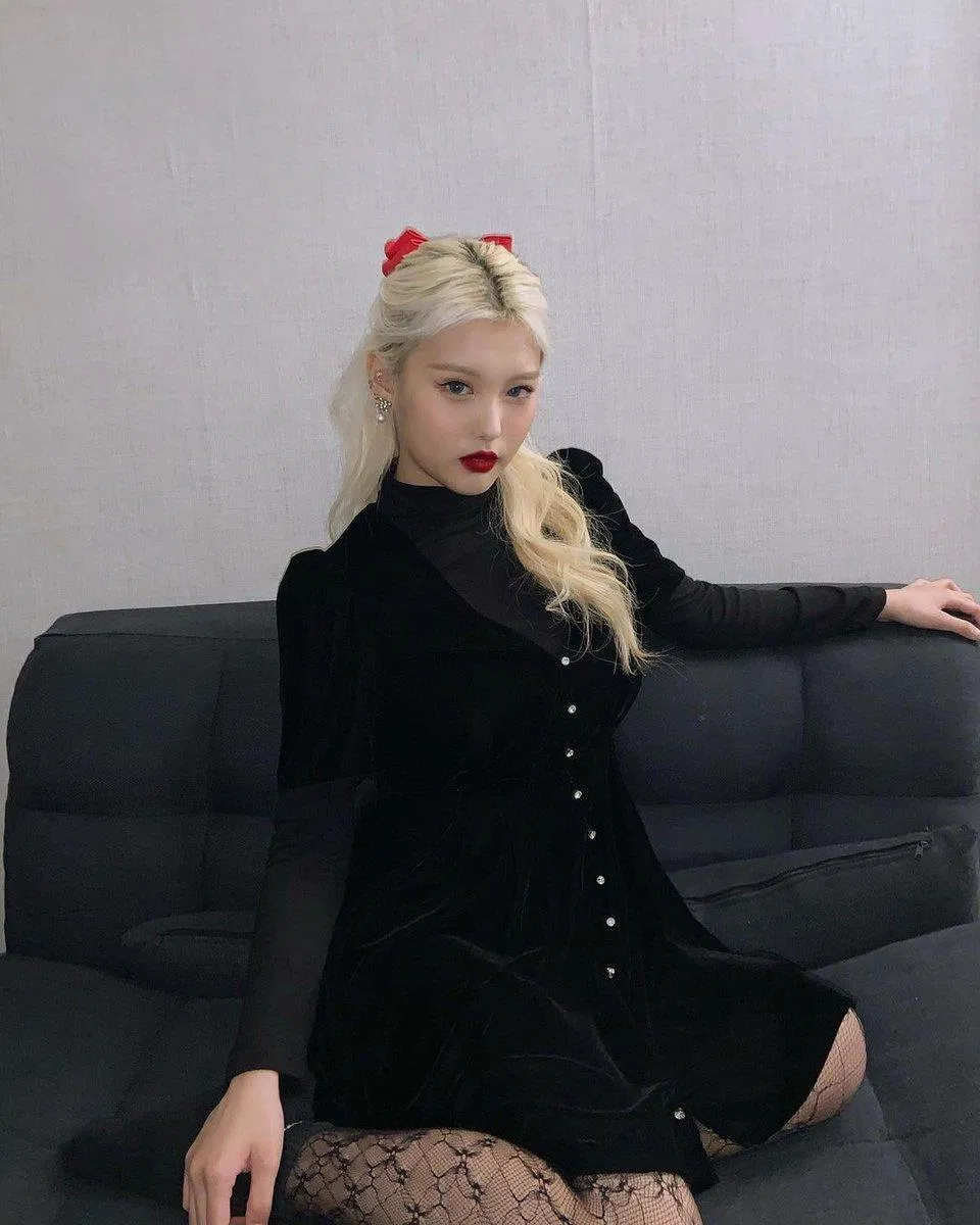 Ahin (MOMOLAND) sinh ngày 27 tháng 9 năm 1999 và sẽ tròn 22 tuổi vào năm nay. (Nguồn: Internet)