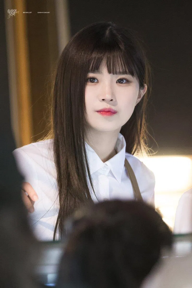 Hayoung (fromis_9) sinh ngày 29 tháng 9 năm 1997 và sẽ tròn 24 tuổi vào năm nay. (Nguồn: Internet)