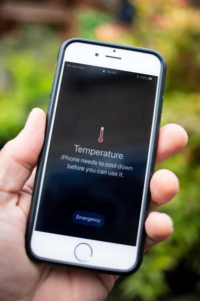 Cảnh báo nhiệt độ quá cao của iPhone (Ảnh: Internet). Cảnh báo nhiệt độ quá cao của iPhone (Ảnh: Internet).