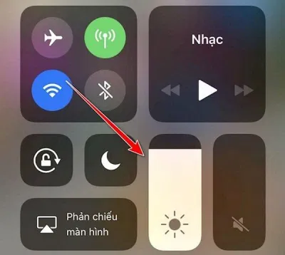 Chỉnh độ sáng trong iPhone (Ảnh: Internet). Chỉnh độ sáng trong iPhone (Ảnh: Internet).