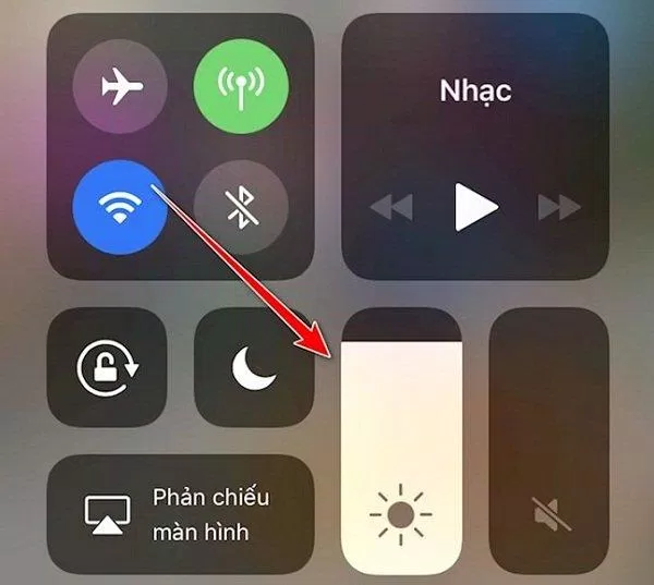 Chỉnh độ sáng trong iPhone (Ảnh: Internet).