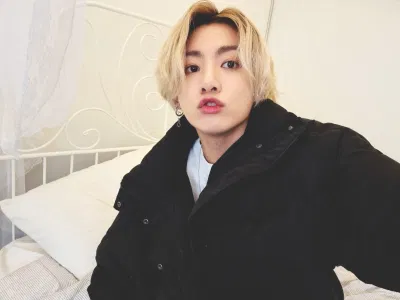 Thói quen chu môi và cười tít mắt (Ảnh: Internet). Thói quen chu môi và cười tít mắt (Ảnh: Internet).