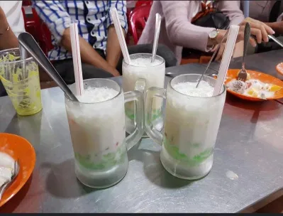 Top 10 quán chè ở Đà Lạt thơm ngon nức tiếng cho team hảo ngọt Chè 26 Phường 9 Chè Cung Đình Đà Lạt Chè Cung Đình Phường 2 Chè Hé Chè Như Ý Đà Lạt Kem bơ Chè Huyền Kem Chè Na Ri Phường 2 Kem Chè Thanh Thảo Phường 2 Món ngon chợ Đà Lạt món ngon Đà Lạt Quán Chè Long Nga Phường 2 quán chè ngon ở Đà Lạt quán chè ở Đà Lạt Quán chè Thái Bà Triệu Phường 1 Quán Chè Triều Châu Phường 2 thơm ngon thông tin Top 10