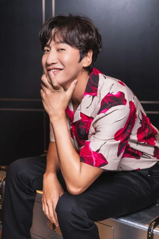 Lee Kwang Soo ngượng ngùng khi nhắc đến bạn gái Lee Sun Bin. (Ảnh: Internet). Lee Kwang Soo ngượng ngùng khi nhắc đến bạn gái Lee Sun Bin. (Ảnh: Internet).