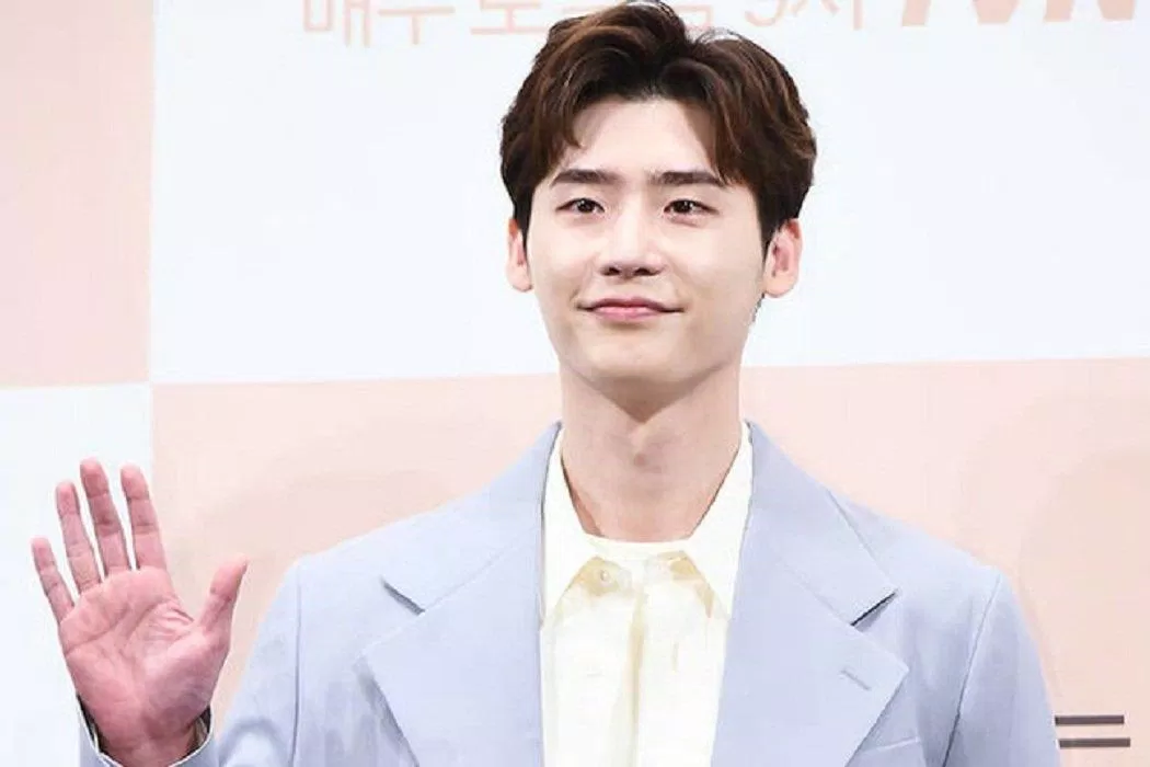 Lee Jong Suk sẽ trở lại màn ảnh vào nửa cuối năm 2021 (Nguồn: Internet)