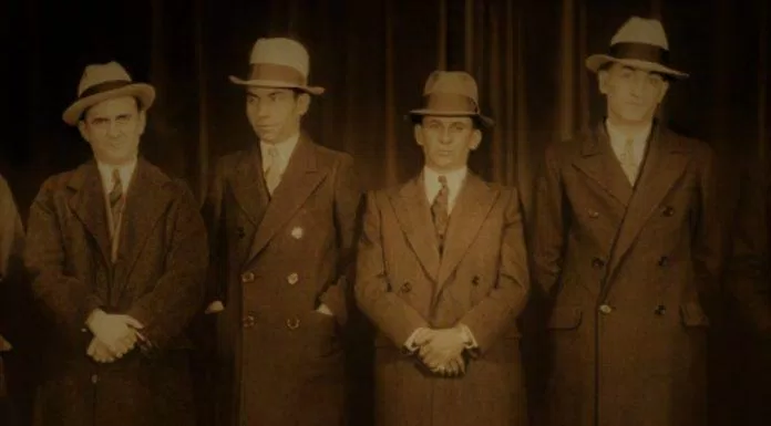 Theo thứ tự từ trái sang: Sylvester Agoglia, Charles “Lucky” Luciano, Meyer Lansky và John Senna vào năm 1932. (Ảnh: Internet)