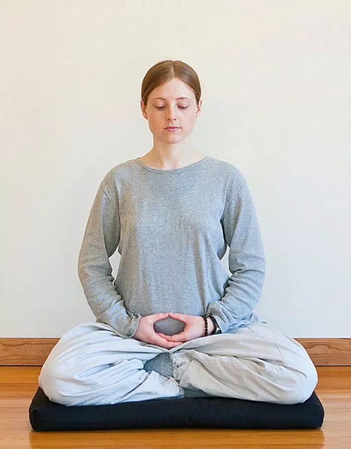 Meditation (Tư thế ngồi thuyền truyền thống) (Nguồn: Internet)