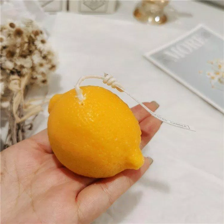 Nến thơm hình quả chanh và cũng có mùi hương chanh (Ảnh: Internet). Nến thơm hình quả chanh và cũng có mùi hương chanh (Ảnh: Internet).