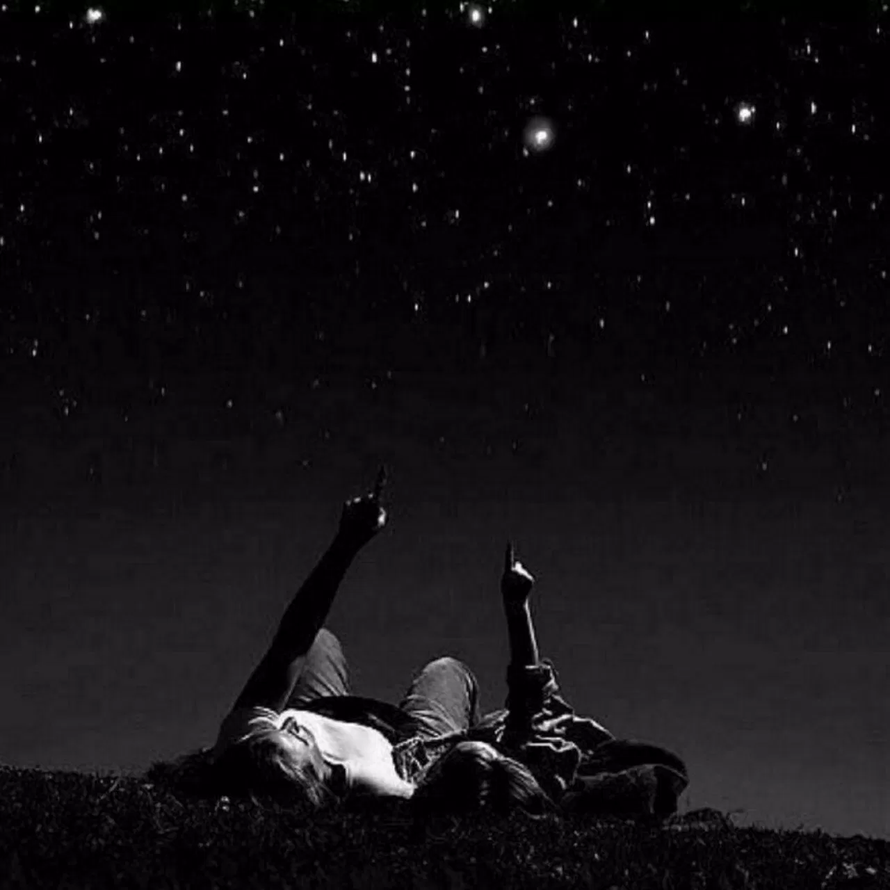 Dưới bầu trời đêm đầy sao là một thế giới cổ tích giữa đời thực (Ảnh: Internet). Dưới bầu trời đêm đầy sao là một thế giới cổ tích giữa đời thực (Ảnh: Internet).