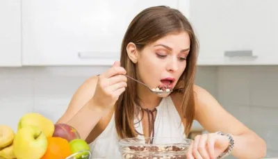 Chú ý nhai chậm khi ăn để cơ thể hấp thụ được nhiều chất dinh dưỡng (Ảnh: Internet). Chú ý nhai chậm khi ăn để cơ thể hấp thụ được nhiều chất dinh dưỡng (Ảnh: Internet).