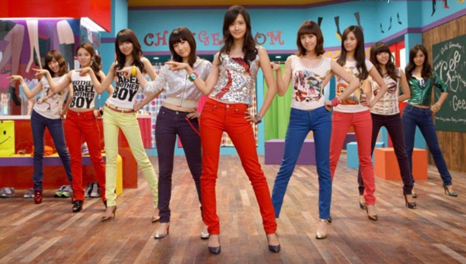 "Gee" đã đưa tên tuổi SNSD trở thành "nhóm nhạc quốc dân" Gen 2 đình đám KPOP (Nguồn: Internet). "Gee" đã đưa tên tuổi SNSD trở thành "nhóm nhạc quốc dân" Gen 2 đình đám KPOP (Nguồn: Internet).
