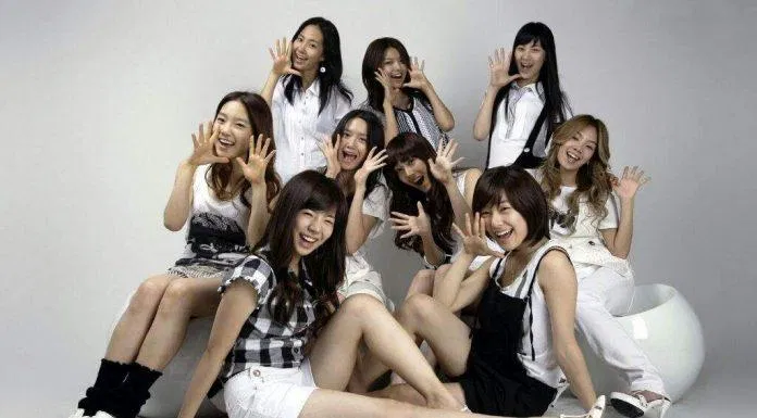 "Into the New World" của SNSD hot ngay từ ngày đầu ra mắt (Nguồn: Internet). "Into the New World" của SNSD hot ngay từ ngày đầu ra mắt (Nguồn: Internet).