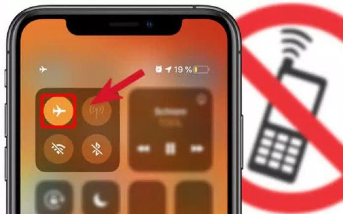 Chế độ máy bay trên iPhone (Ảnh: Internet). Chế độ máy bay trên iPhone (Ảnh: Internet).