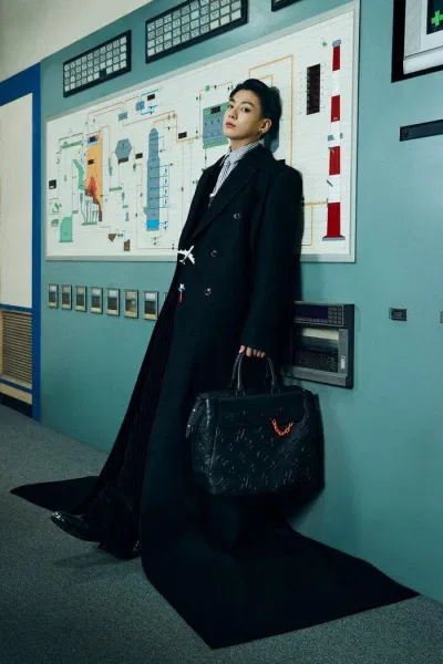 Jungkook Louis Vuitton (Ảnh: Internet). Jungkook Louis Vuitton (Ảnh: Internet).