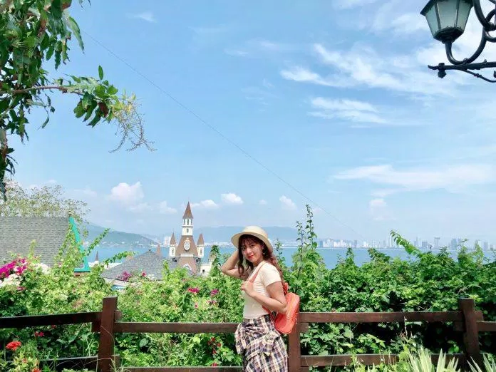 Tòa lâu đài của Vinwonders nhìn từ xa (Ảnh: Kim Cúc). Tòa lâu đài của Vinwonders nhìn từ xa (Ảnh: Kim Cúc).
