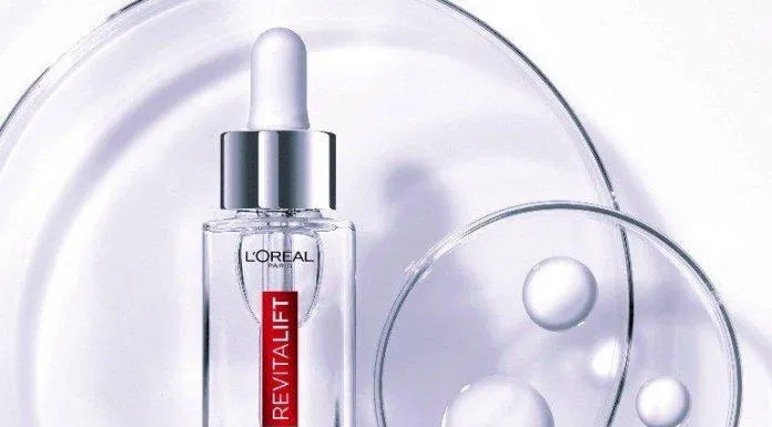 Tinh chất L’Oreal Paris Pure Hyaluronic Acid 1,5% được thiết kế dạng chai thủy tinh trong suốt bắt mắt ( Nguồn: internet)