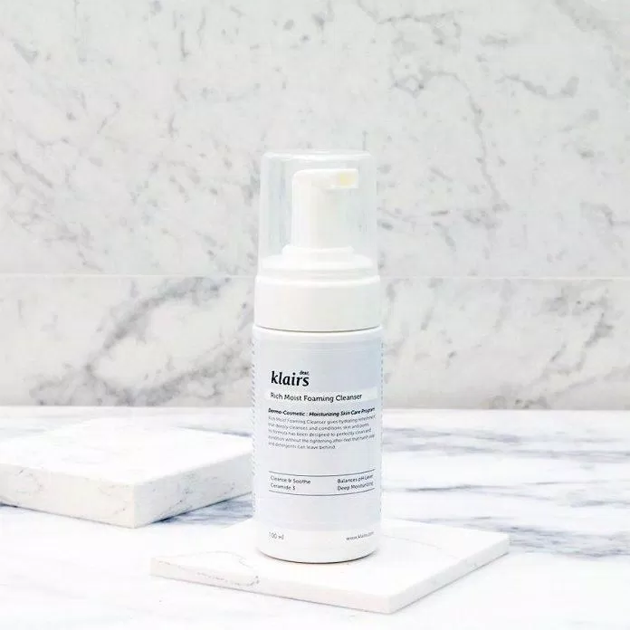 Klairs Rich Moist Foaming Cleanser cực an toàn cho da nhạy cảm (Nguồn: Internet) Klairs Rich Moist Foaming Cleanser cực an toàn cho da nhạy cảm (Nguồn: Internet)