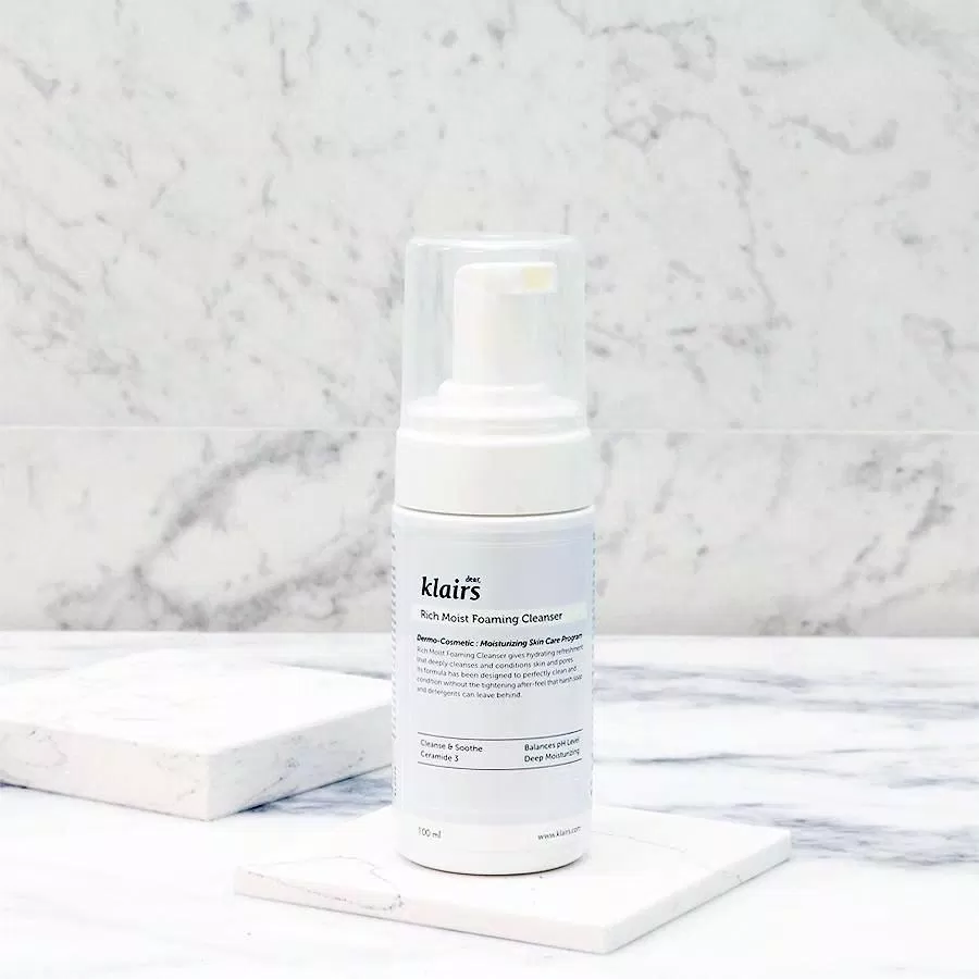 Klairs Rich Moist Foaming Cleanser cực an toàn cho da nhạy cảm (Nguồn: Internet) Klairs Rich Moist Foaming Cleanser cực an toàn cho da nhạy cảm (Nguồn: Internet)