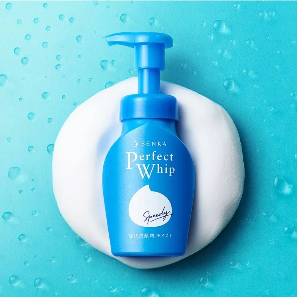 Sữa rửa mặt SenKa dạng bọt có chứa nhiều hoạt chất cấp ẩm (Nguồn : Internet) Sữa rửa mặt SenKa dạng bọt có chứa nhiều hoạt chất cấp ẩm (Nguồn : Internet)