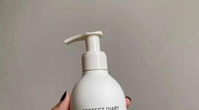 Sữa rửa mặt Perfect Diary giúp da mềm min (Nguồn: Internet)
