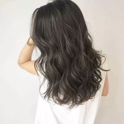 Cung cấp đủ dưỡng chất cần thiết sẽ giúp mái tóc chắc khỏe và mềm mượt (Nguồn: Internet) Cung cấp đủ dưỡng chất cần thiết sẽ giúp mái tóc chắc khỏe và mềm mượt (Nguồn: Internet)