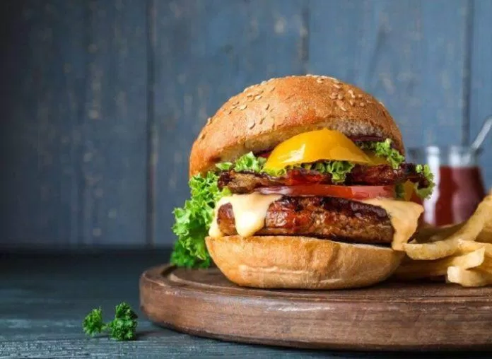 Bánh hamburger nhiều rau sẽ tốt hơn cho sức khỏe (Ảnh: Internet). Bánh hamburger nhiều rau sẽ tốt hơn cho sức khỏe (Ảnh: Internet).